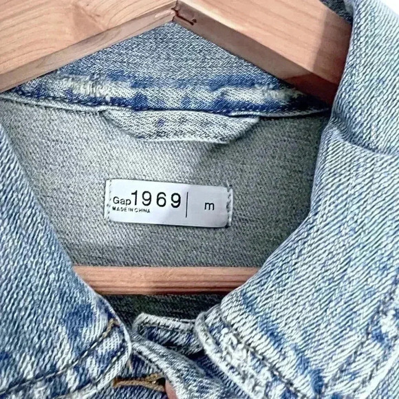 GAP Distressed Medium Wash Denim Jacket Women's Size M - Picture 5 of 6